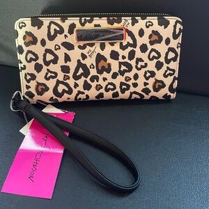 Betsey wallet